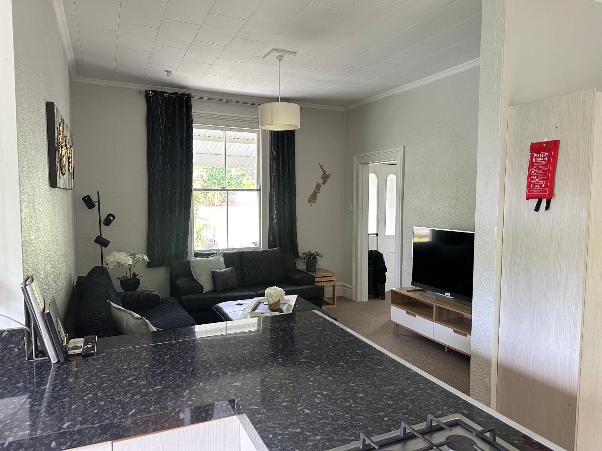 Renwick In The City Nelson, 10Min Walk To City Centre, Full Kitchen, Fast Fibre Wifi, Drive 13Min To Airport, 5Min To Hospital, Quiet Street, Dog Friendly Esterno foto